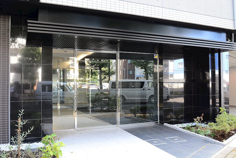 16/20 エントランス