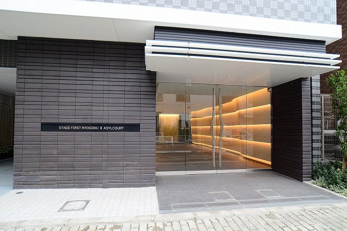 17/20 エントランス