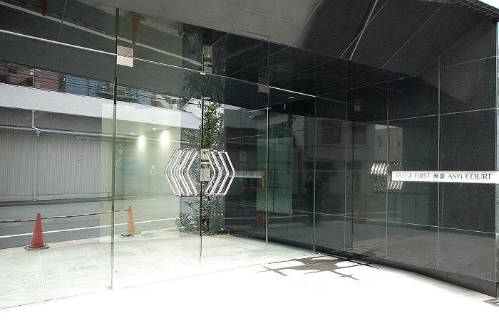 16/20 エントランス