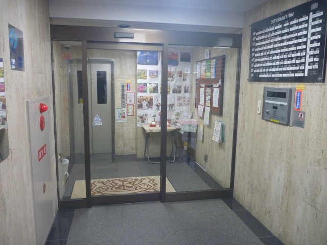 4/4 エントランス