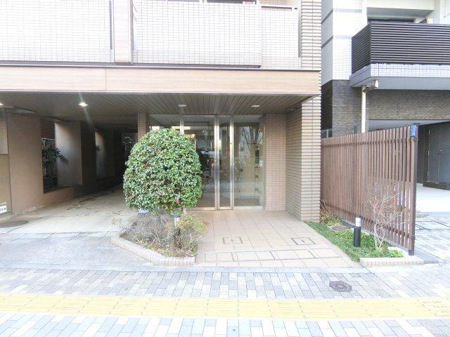 3/3 エントランス