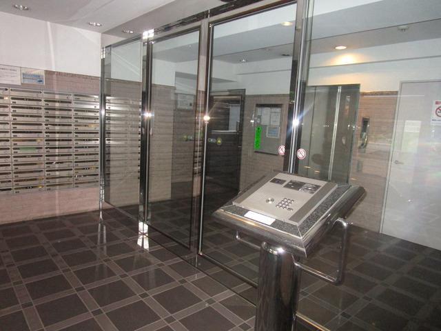 13/17 エントランス