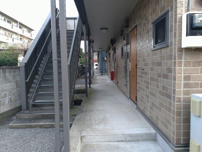 18/27 エントランス