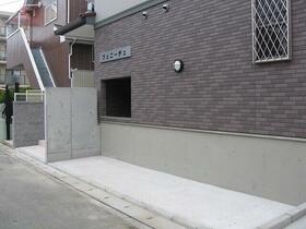 2/2 エントランス