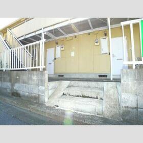 16/16 エントランス