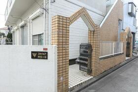 16/16 エントランス