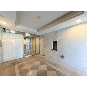 5/5 エントランス