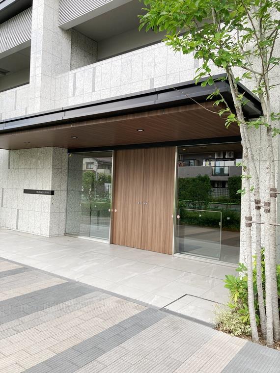 18/18 エントランス