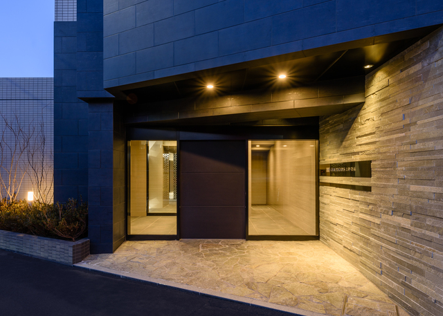 23/26 エントランス