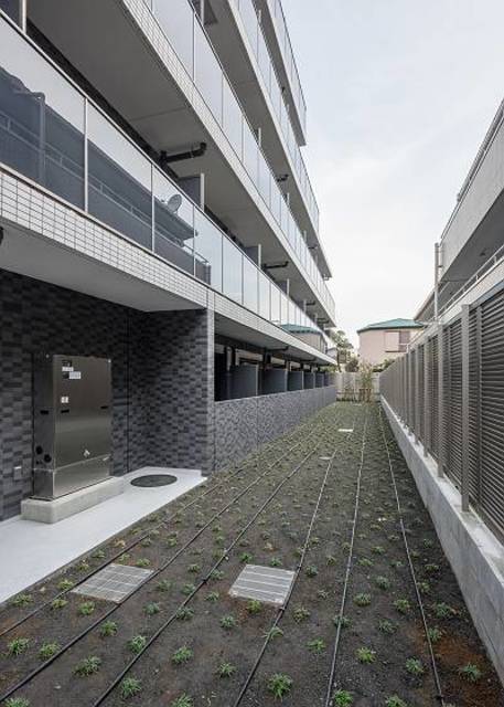 25/29 エントランス