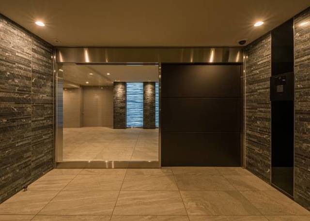 26/29 エントランス