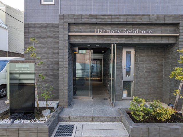 18/23 エントランス