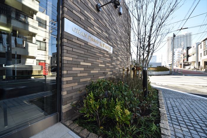 13/14 エントランス