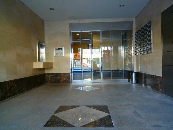 4/4 エントランス