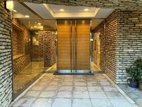 2/2 エントランス