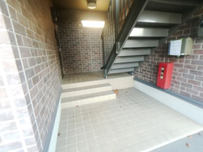 2/4 エントランス