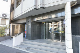 16/16 エントランス