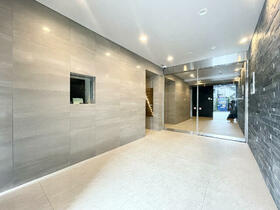 18/18 エントランス