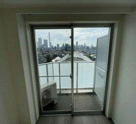 13/18 バルコニー