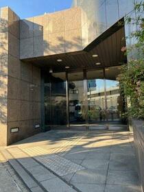 16/16 エントランス