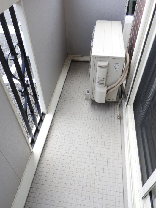 16/27 バルコニー