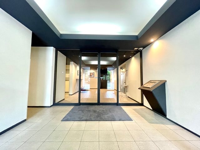 16/18 エントランス