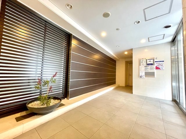 15/16 エントランス