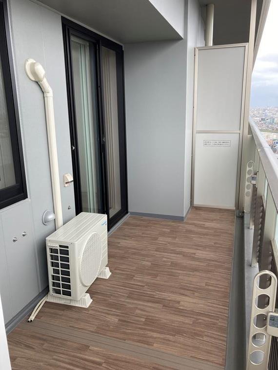 13/18 バルコニー