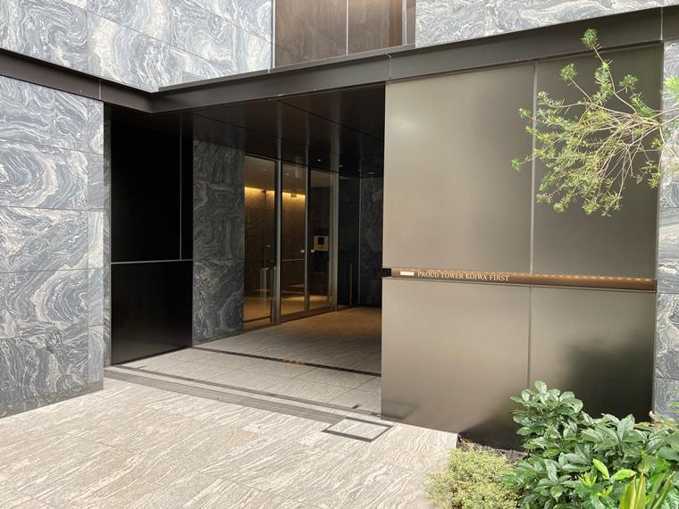 18/18 エントランス