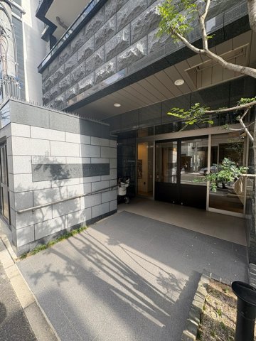 15/15 エントランス