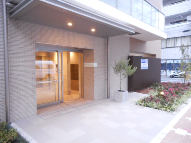 21/26 エントランス