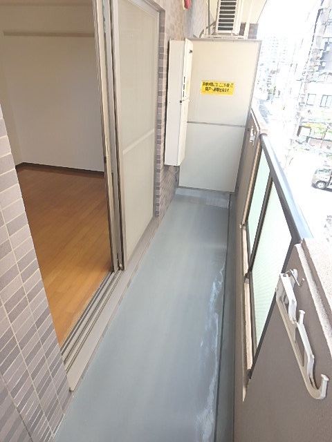 13/18 バルコニー