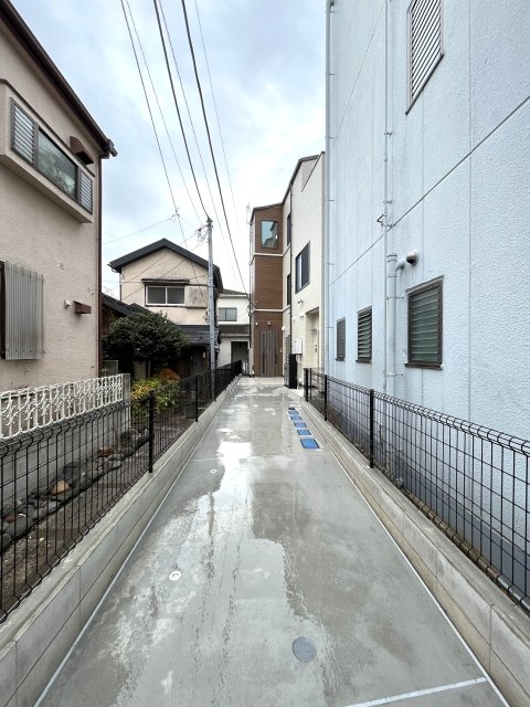 25/26 エントランス