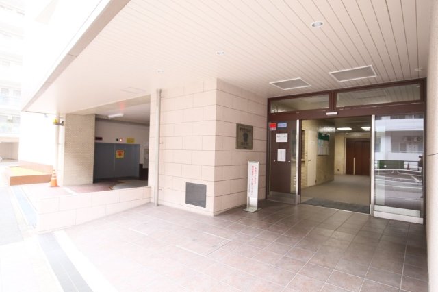 8/10 エントランス