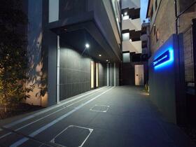 16/16 エントランス