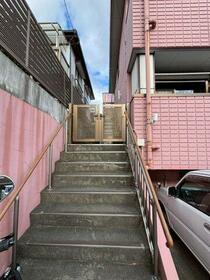 16/16 エントランス