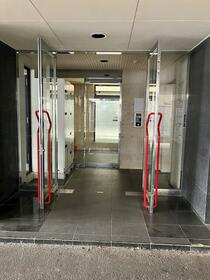 16/16 エントランス