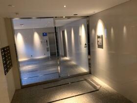 13/13 エントランス