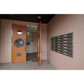 16/26 エントランス