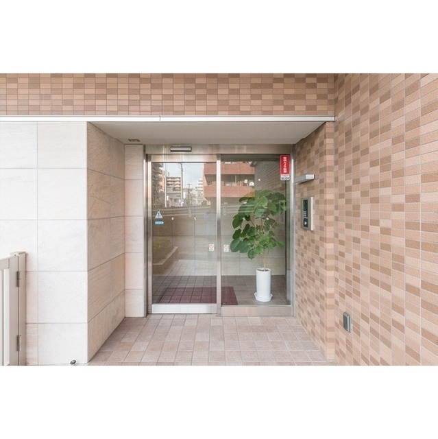 19/25 エントランス