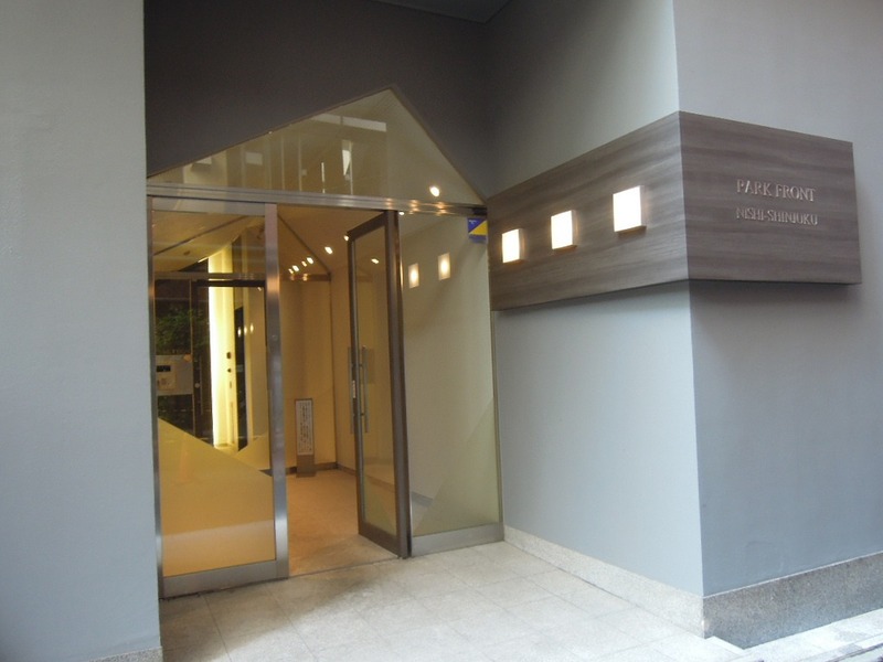 16/17 エントランス