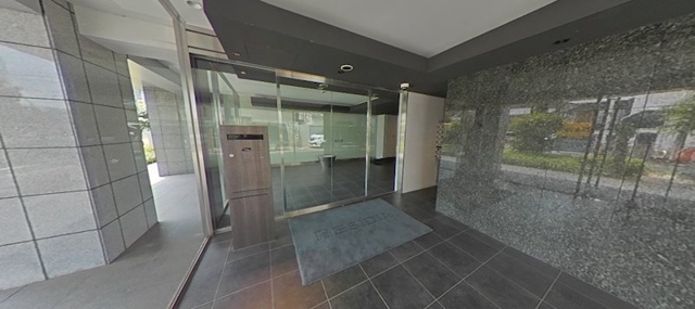 2/5 エントランス