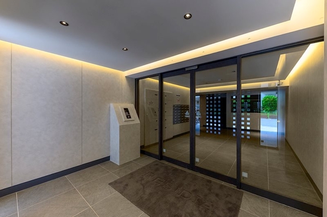 17/19 エントランス