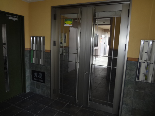 16/25 エントランス