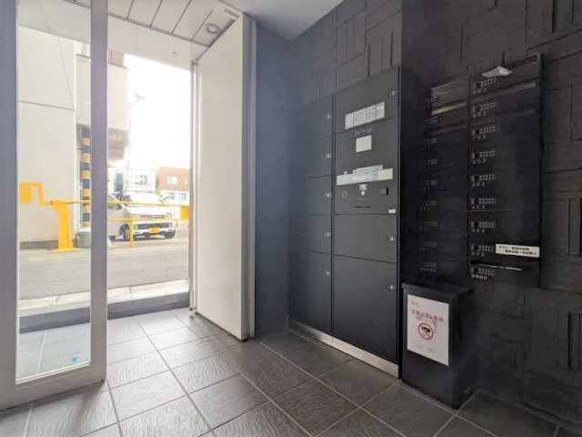 16/16 エントランス