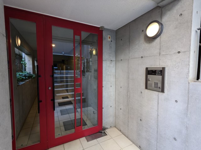 14/18 エントランス