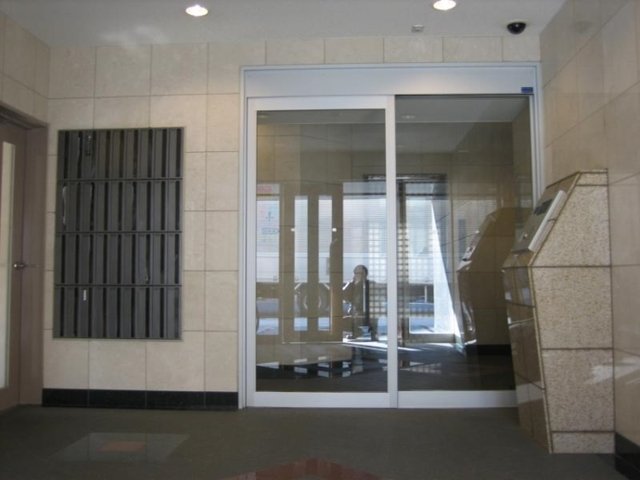 2/4 エントランス