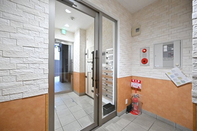 18/22 エントランス