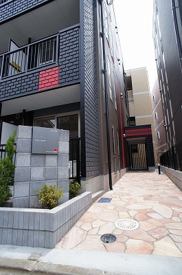 15/15 エントランス