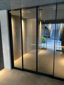 16/16 エントランス